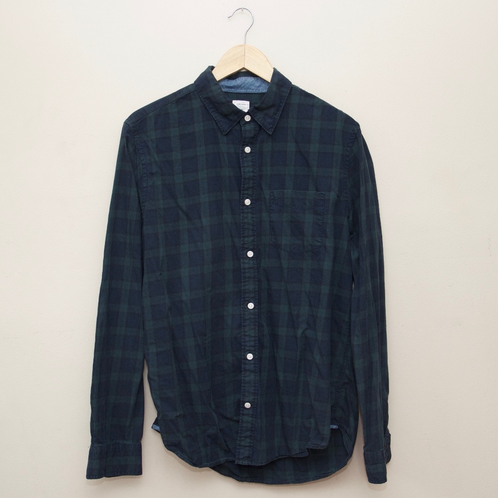 Gap Plaid button down shirt